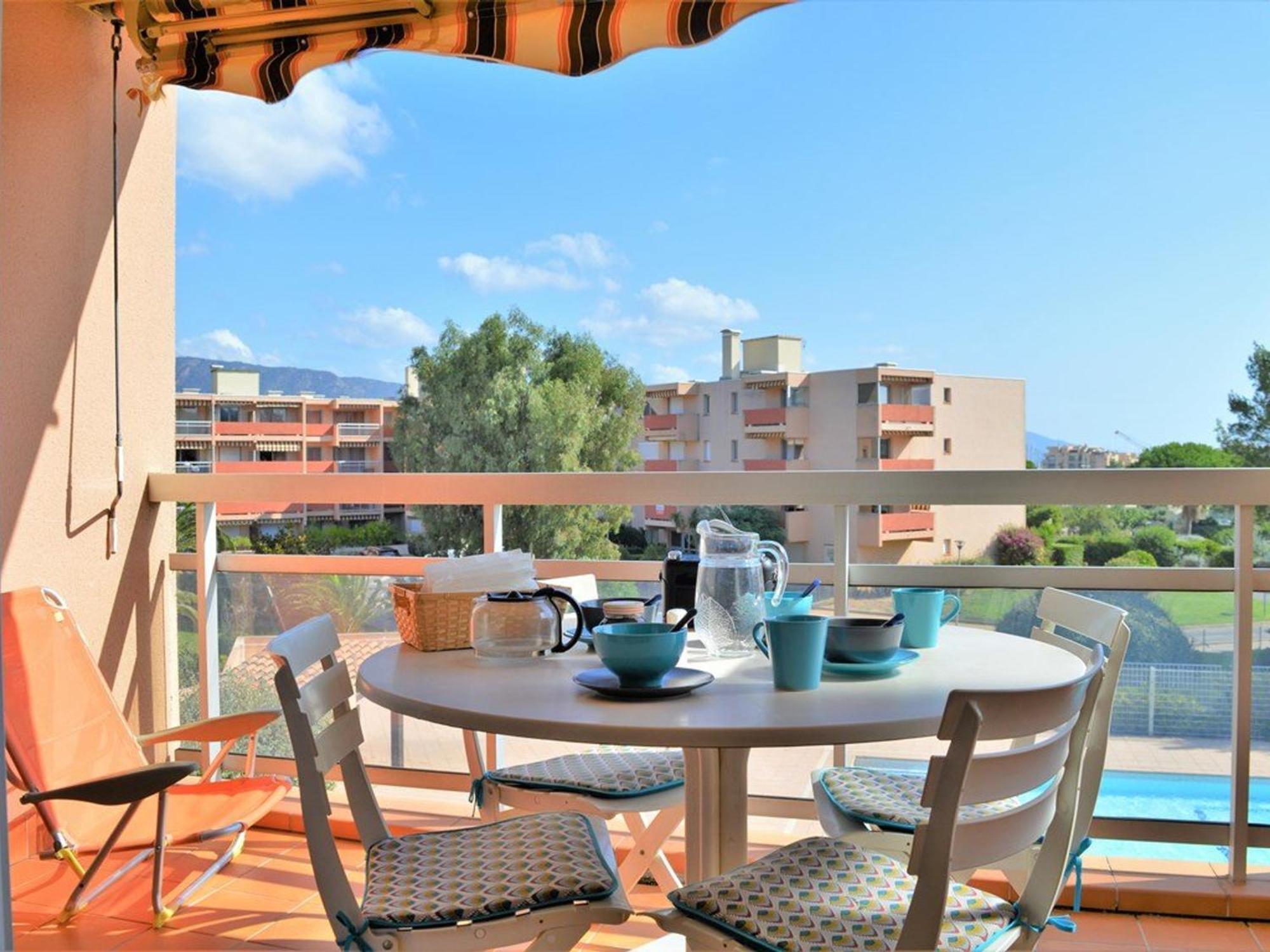 Cosy Avec Terrasse, Piscine, Tennis, Wi-fi - Acces Direct - - Fr-1-251-560 * Bormes-les-Mimosas